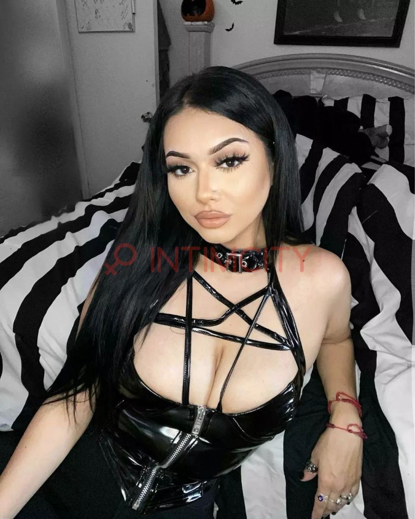 Эскортница Трейси Интимсити