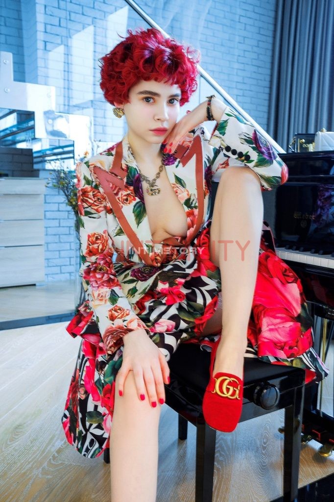 Эскортница Тигренок сосет писю Интимсити