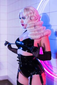 Эскортница Влада IntimCity