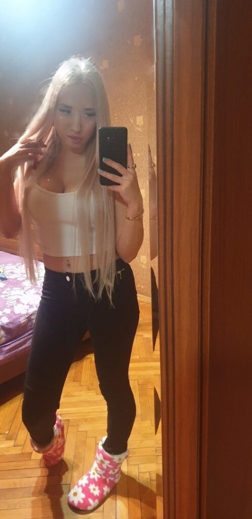 Шлюха Мелани IntimCity