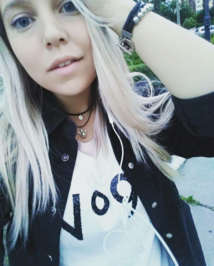 Эскортница Варя IntimCity